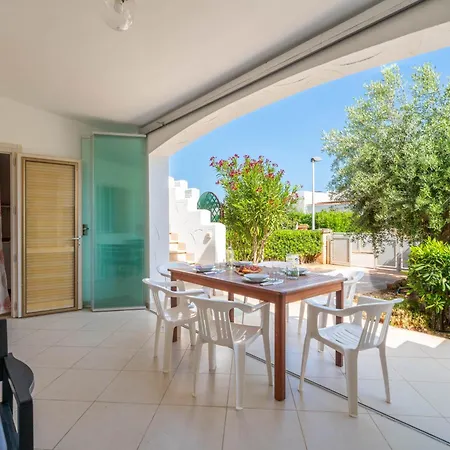 Marina - Con Patio Privato Vicino Al Mare Остуни