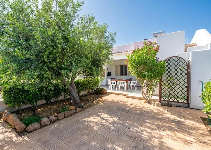 Marina - Con Patio Privato Vicino Al Mare Остуни